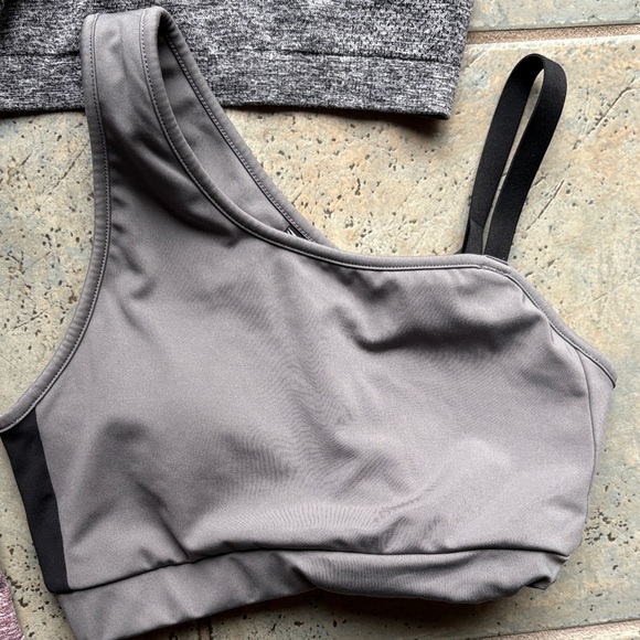 4 Gymshark Mauve Pink Grey Sports Bras,1 crop top and 1 pants Bundle Size s - Picture 4 of 14
